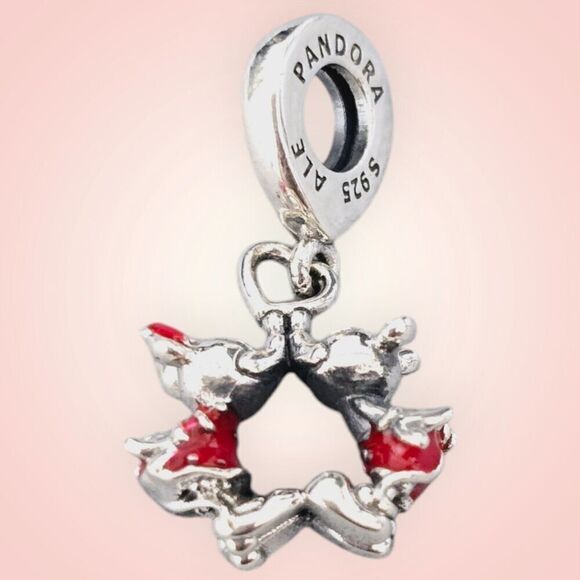 Pandora Charm Mickey and Minnie Mouse Kissing Dangle #790075C01 - Picture 1 of 8